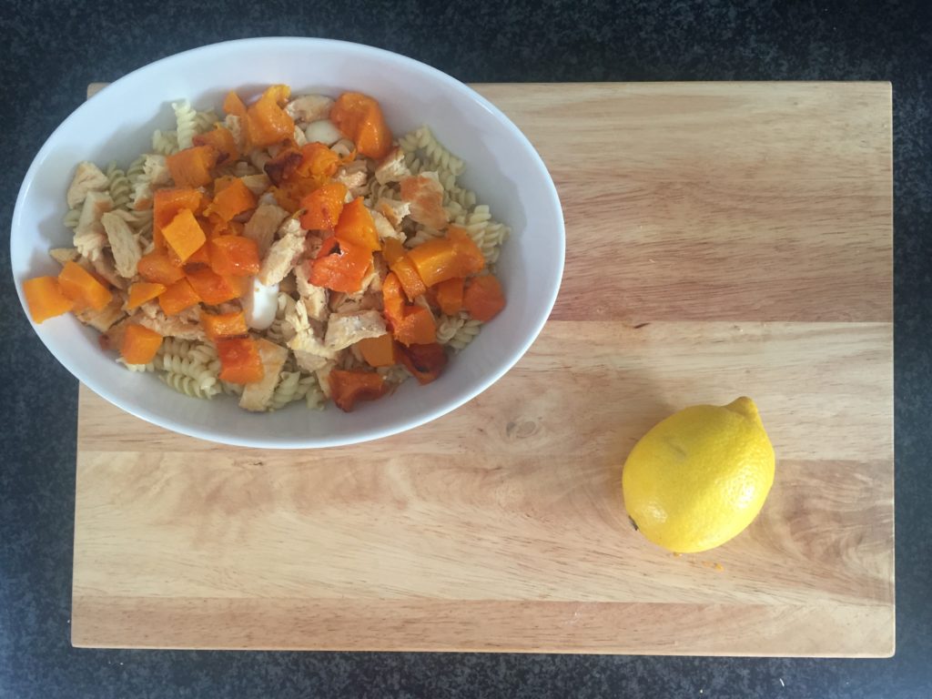 ensalada de pasta con calabaza