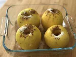 manzanas asadas con canela y matalauva