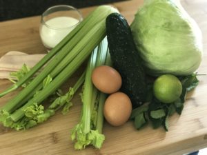 ensalada completa con vinagre de yogur y lima