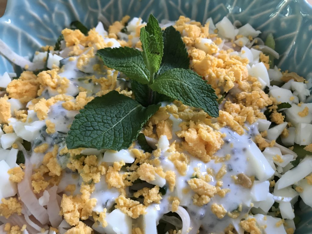 ensalada con vinagre de yogur y lima