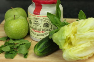 Ensalada de Manzana, Pepino y Aliño de Albahaca INGREDIENTES ENSALADA MANZANA PEPINO Y ALBAHACA