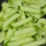 Ensalada de Manzana, Pepino y Aliño de Albahaca 