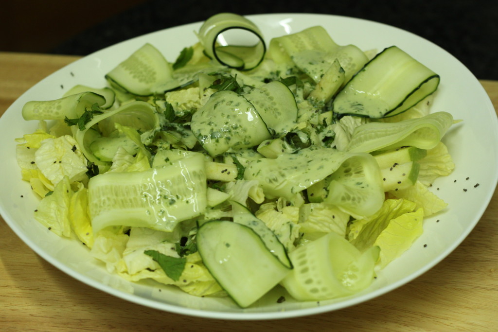 Ensalada de Manzana, Pepino y Aliño de Albahaca RECETAS RETO ALBALÁ