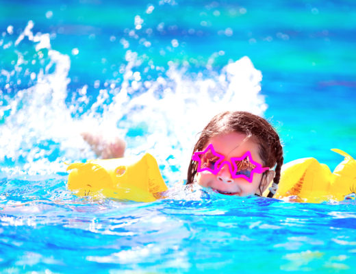 OJOS IRRITADOS POR PISCINA FARMACIA ALBALÁ